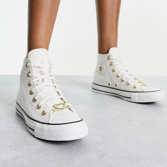Converse Shoes - NWT Converse Chuck Taylor All Star Valentines Day High Top Vintage Women’s